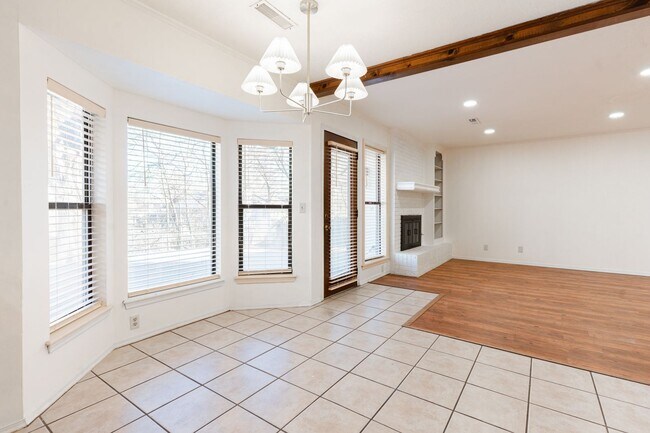 Building Photo - 5013 S Lions Ave