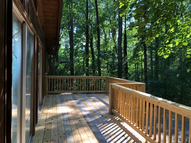 Building Photo - 206 Oleander Rd