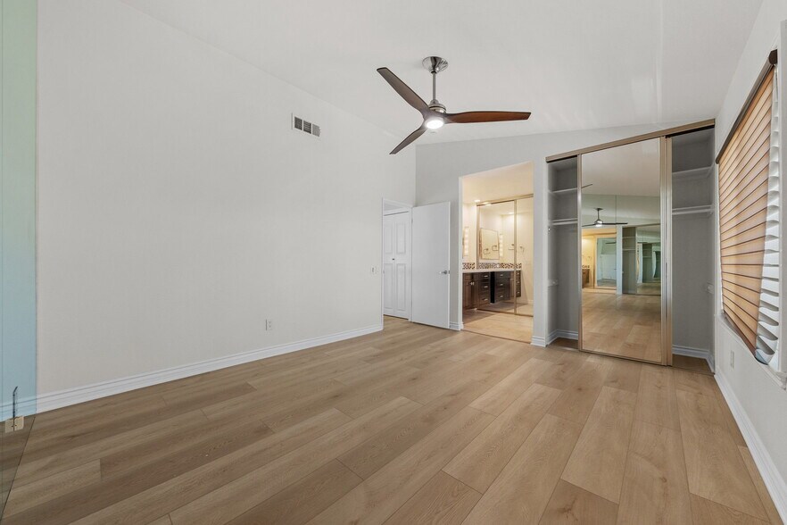 Building Photo - 13254 Tiverton Rd