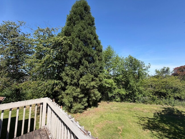 Building Photo - Recently Remodeled Two Bedroom Apartment With Canal Views and Private Balcony!