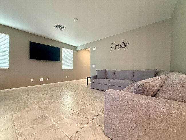 Building Photo - (Fully Furnished) 4 Bedroom + Loft,  3 Full Bath, Gated Community in SouthWest.