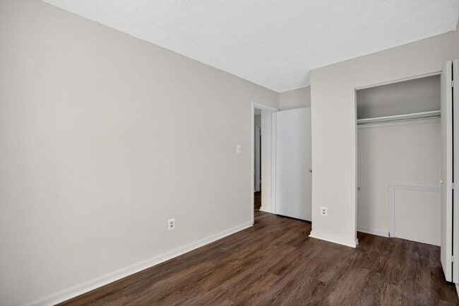 Building Photo - 4243 Drake Ct