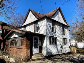 Building Photo - 43 Page St NE
