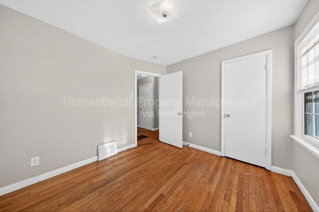 Building Photo - 6029 Evergreen Blvd