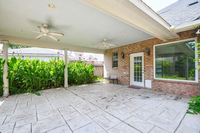 Building Photo - 1803 Red Bud Ln