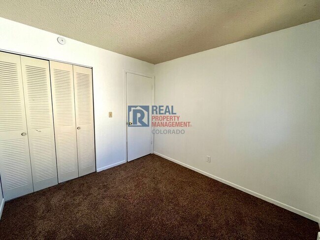 Building Photo - 5034 El Camino Dr