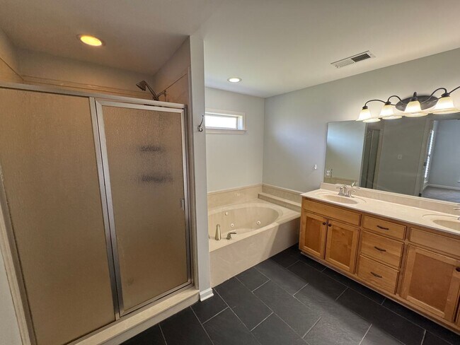 Building Photo - 205 Hackberry Cove