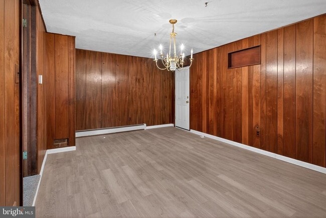 Building Photo - 764 Lakehurst Rd