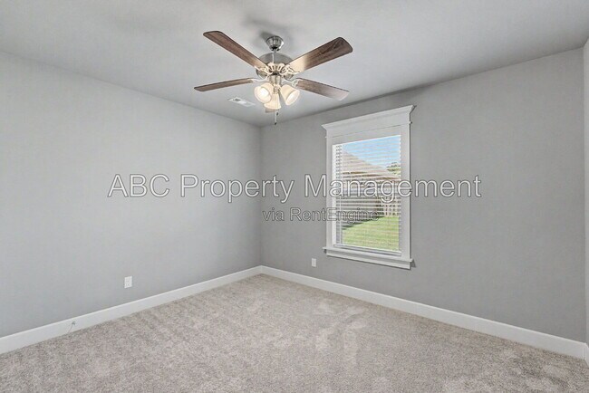 Building Photo - 381 Captain Hopkins St