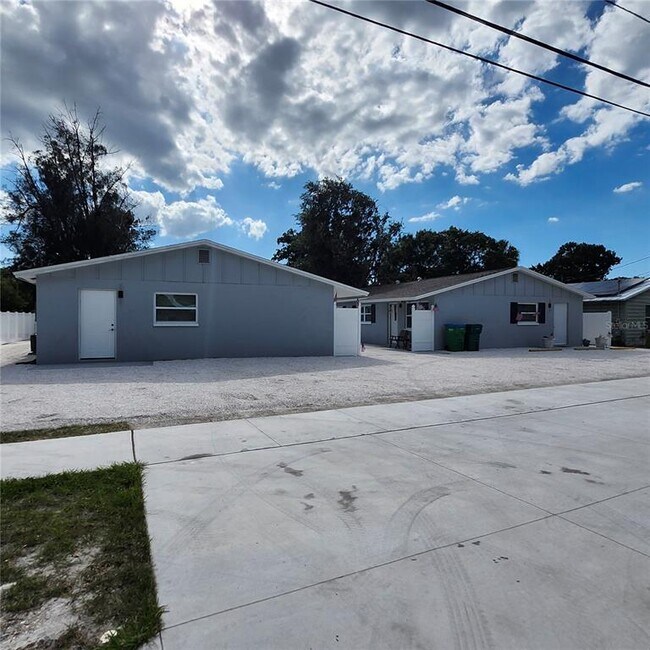 Building Photo - 15406 Avalon Ave
