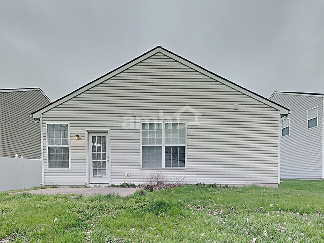 Building Photo - 15476 Old Pond Cir