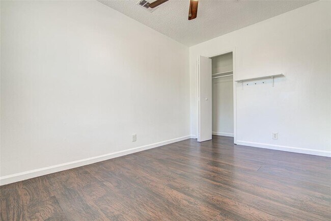 Building Photo - 912 Catalpa St