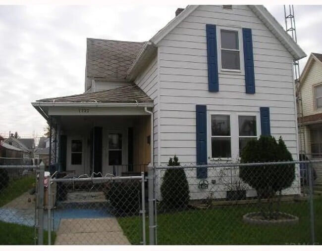 Building Photo - 1522 W Dunham St