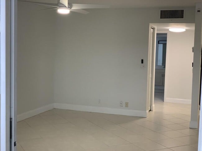 Building Photo - 124 Stratford I