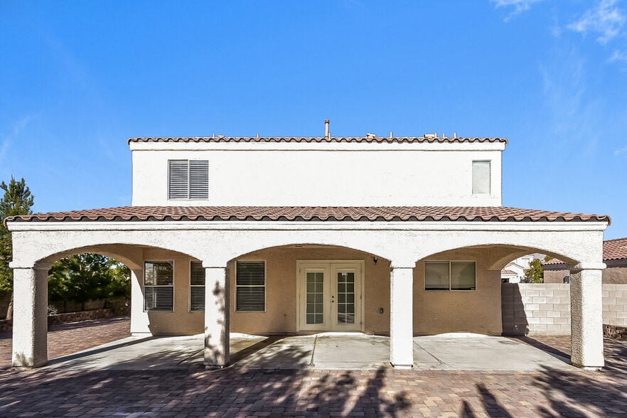 Building Photo - 8429 Shady Pines Dr