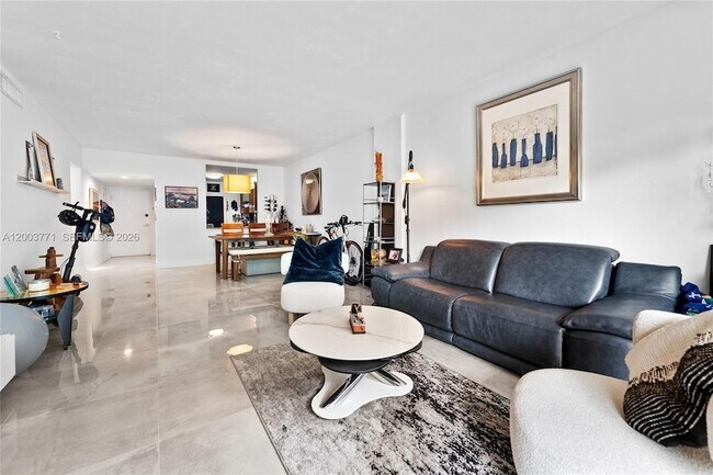 Building Photo - 100 Edgewater Dr