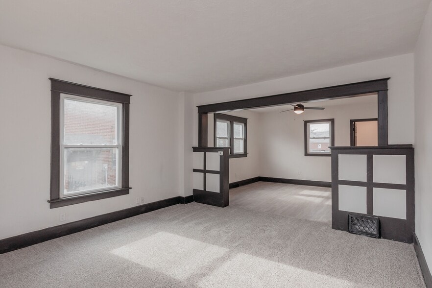 Building Photo - 819 S 10th St