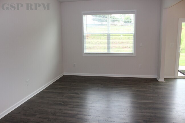 Building Photo - 17 Apricot Ln