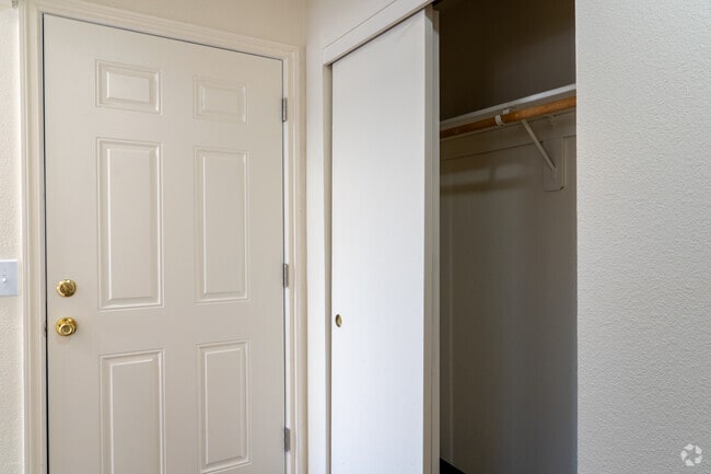 1BR, 1BA, - 750SF - - Central Chalet Apartments