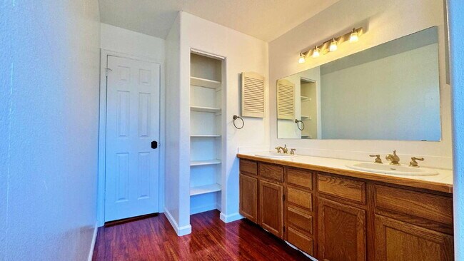 Building Photo - Large Deck & Fenced Backyard in this Lovely 3 Bed 2 Bath 2 Garage Home in Stone Ridge Park!!