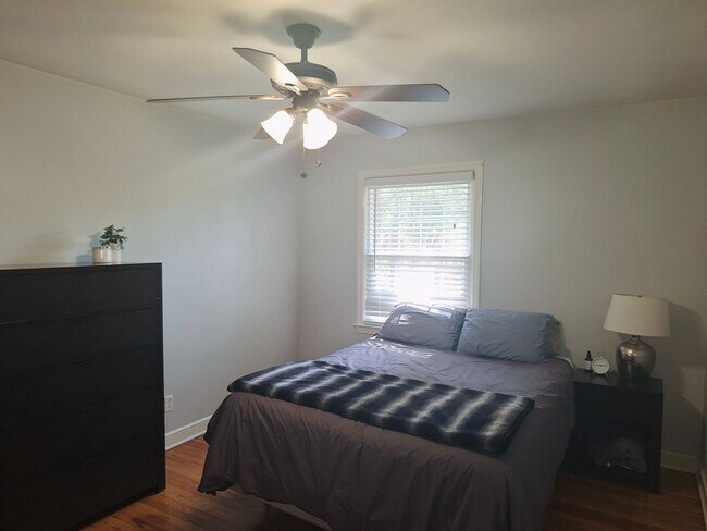 Building Photo - Magnificent Four Bedroom Home - Minutes Away from Numerous Attractions!