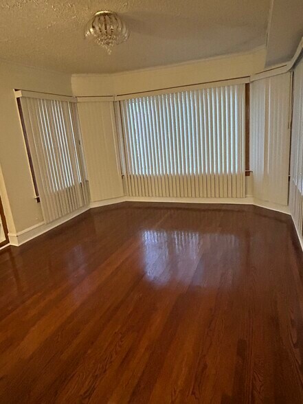 Living Room - 8128 S Marshfield Ave