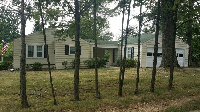 Building Photo - 6900 Mt Daniel Dr