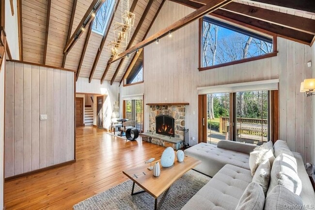 Building Photo - 150 Copeces Ln