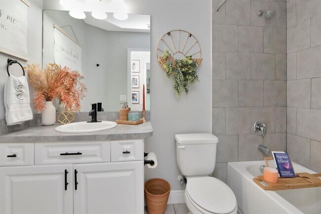 Building Photo - 5352 Cotee River Dr