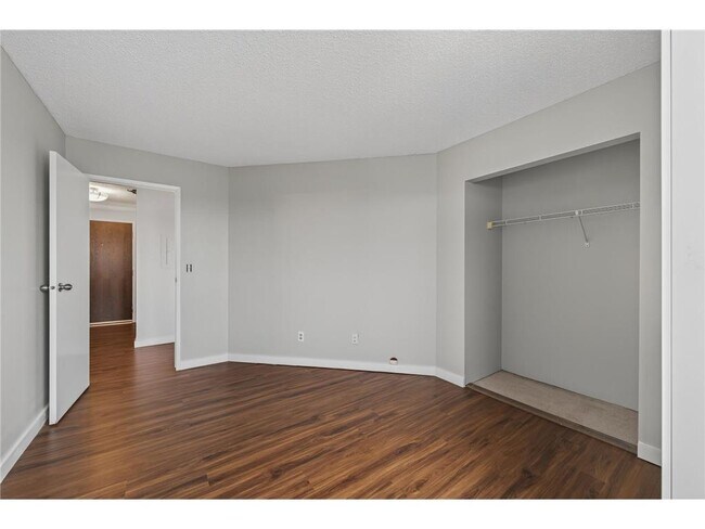 Building Photo - 78 10th St E