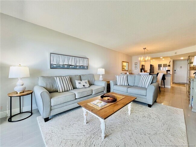 Primary Photo - 9400 S Ocean Dr