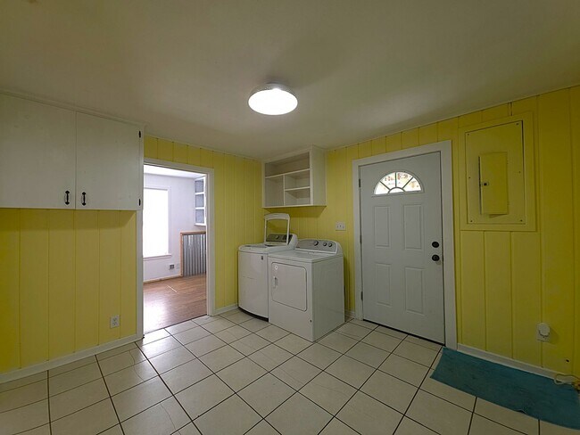 Building Photo - Spacious Country Home for Lease in Van, Texas!