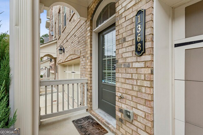 Building Photo - 1368 Live Oak Ln