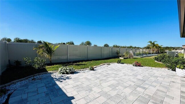 Building Photo - 12661 Oak Hill Way