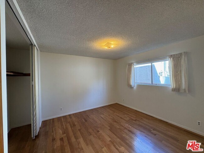 Building Photo - 4168 Brunswick Ave