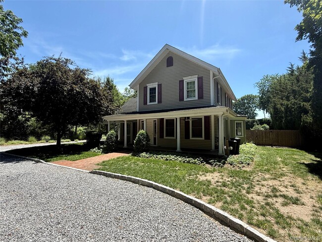 Building Photo - 496 N Country Rd