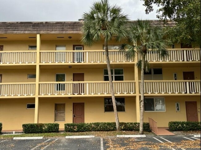 Building Photo - 6020 NW 64th Ave
