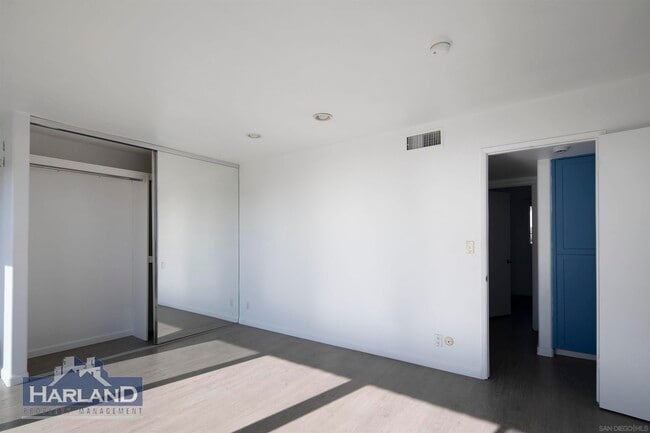 Building Photo - 721 Camino Del Mar