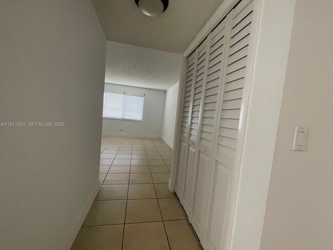 Building Photo - 16481 Blatt Blvd