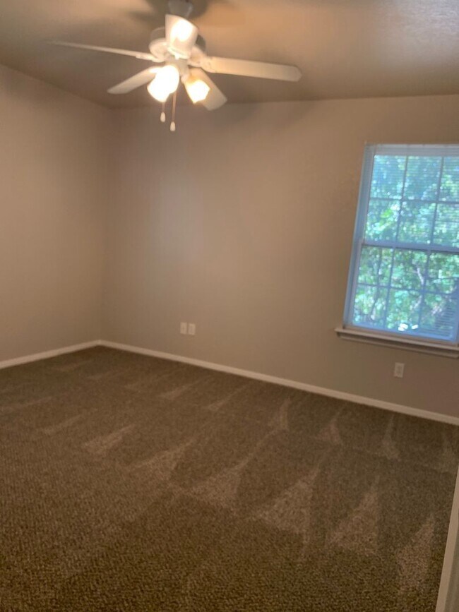 Building Photo - 2206 Pennsylvania Ave