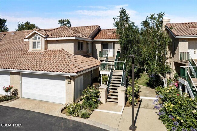 Building Photo - 290 Ridgeton Ln