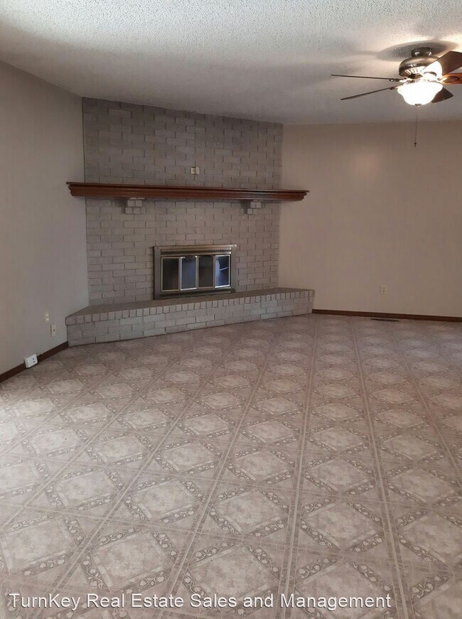 Building Photo - 3 br, 2 bath House - 2046 S Thelma