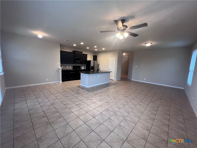 Building Photo - 472 Copper Hill Dr