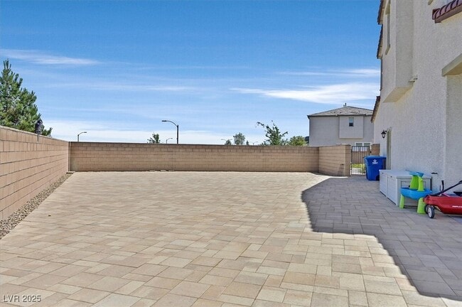 Building Photo - 10112 Pleasant Knoll Ave