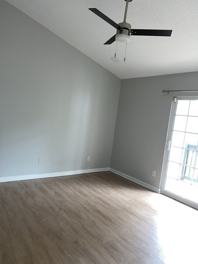 Building Photo - 1 Bedroom 1 Bathroom Condo
