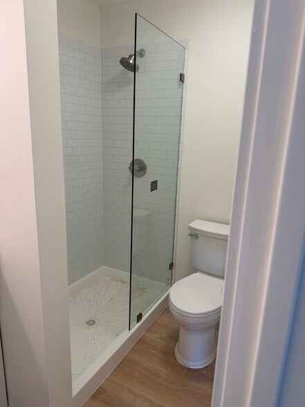 Building Photo - 120 Creekwood Dr