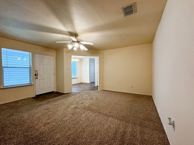 Building Photo - Adorable 2 bed, 2 bath home in Everman ISD