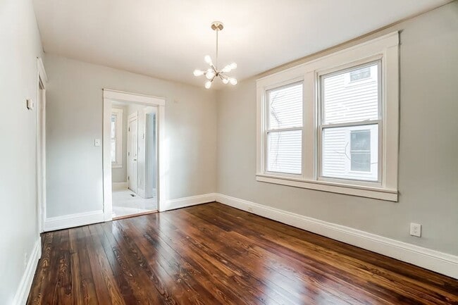 Building Photo - Great 2 Bedroom in Madisonville!