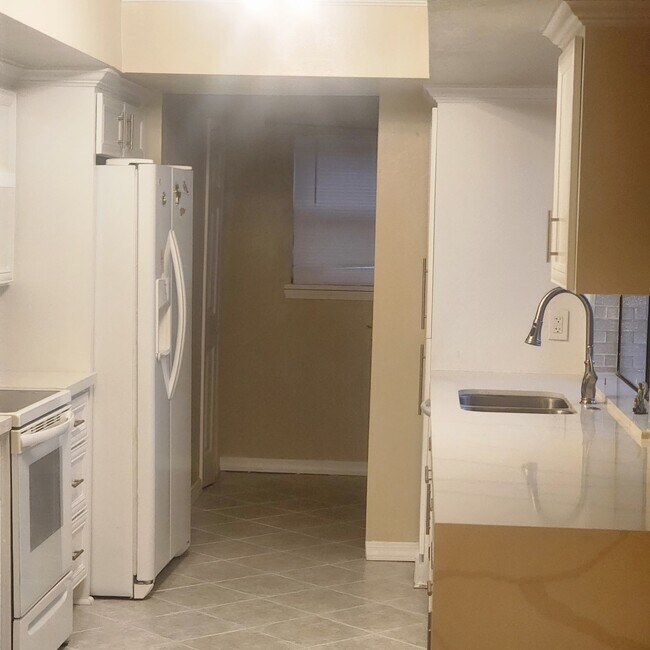 Building Photo - 7207 Addicks Clodine Rd