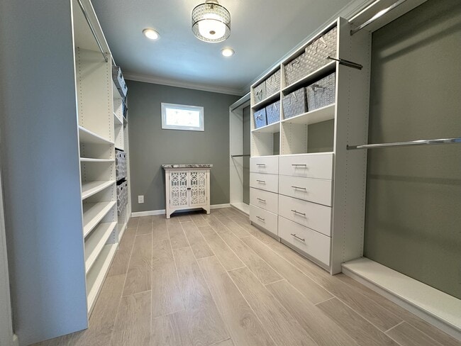 Building Photo - 10462 Sierra Cir
